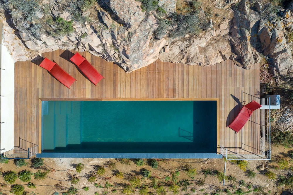 Luxurious Architect-designed Property Pool sea View