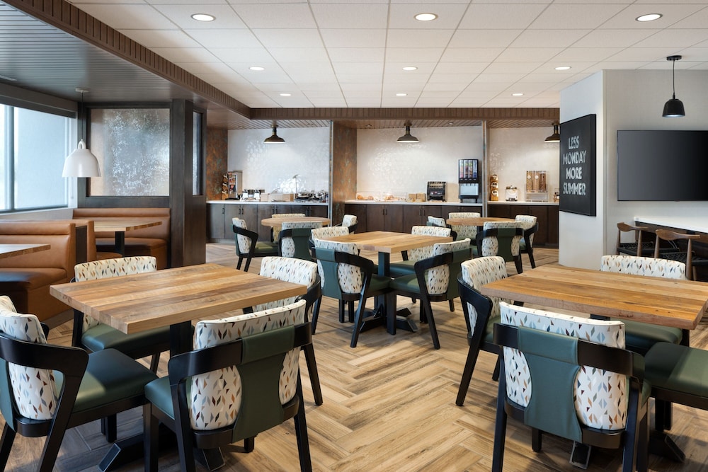 Montrose Vacations - Fairfield Inn  Suites by Marriott Montrose - Property Image 5