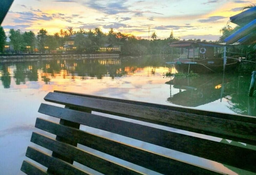 RuenNamyen Resort