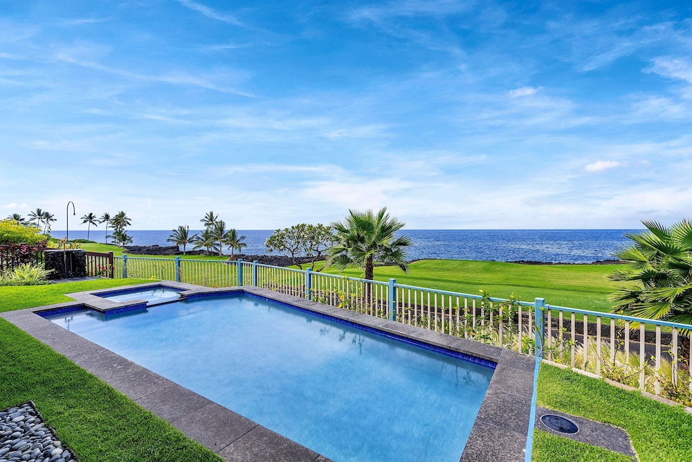 Unbelievable Ocean Front View w Pool - AC - Outdoor Seating!- Vrkcv
