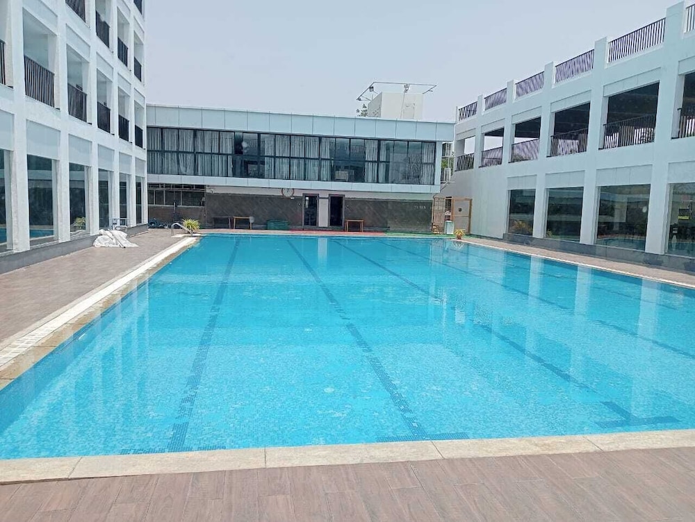 Zest Club view 4