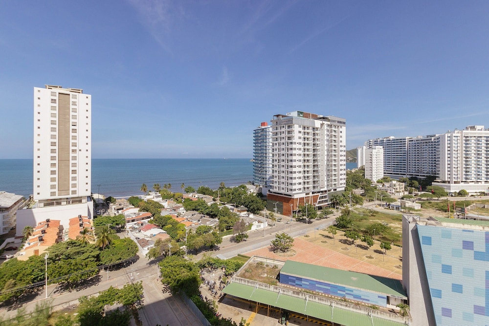 U-GO Edificio Salguero Sunset