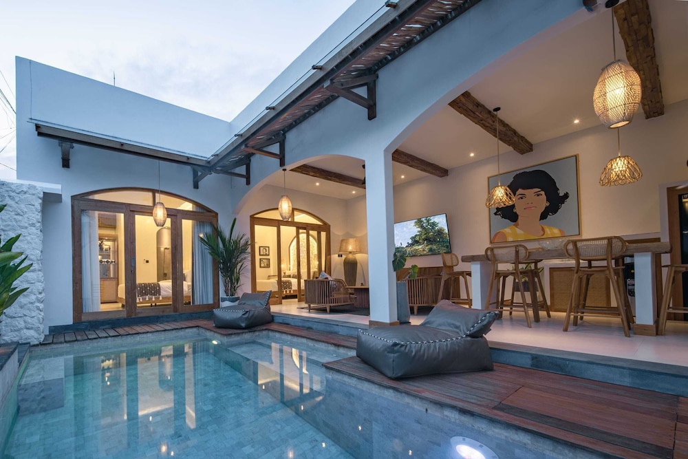 Villa Jackie O