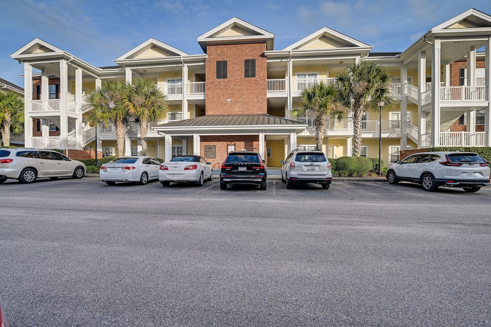Murrells Inlet Condo w/ Pool Access: Near Beach!