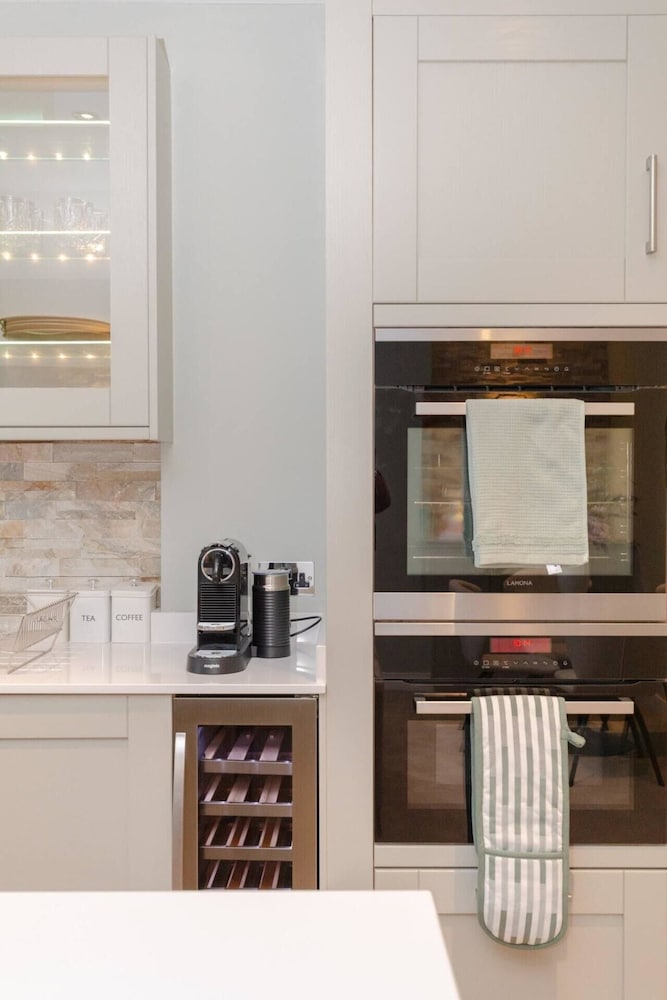 Elegant 1BD Flat in the Heart of Notting Hill!