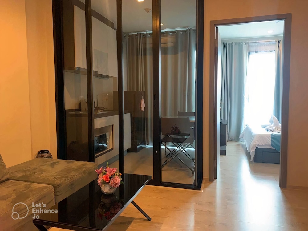 Fully Furnished Excellent Location -next to Beach