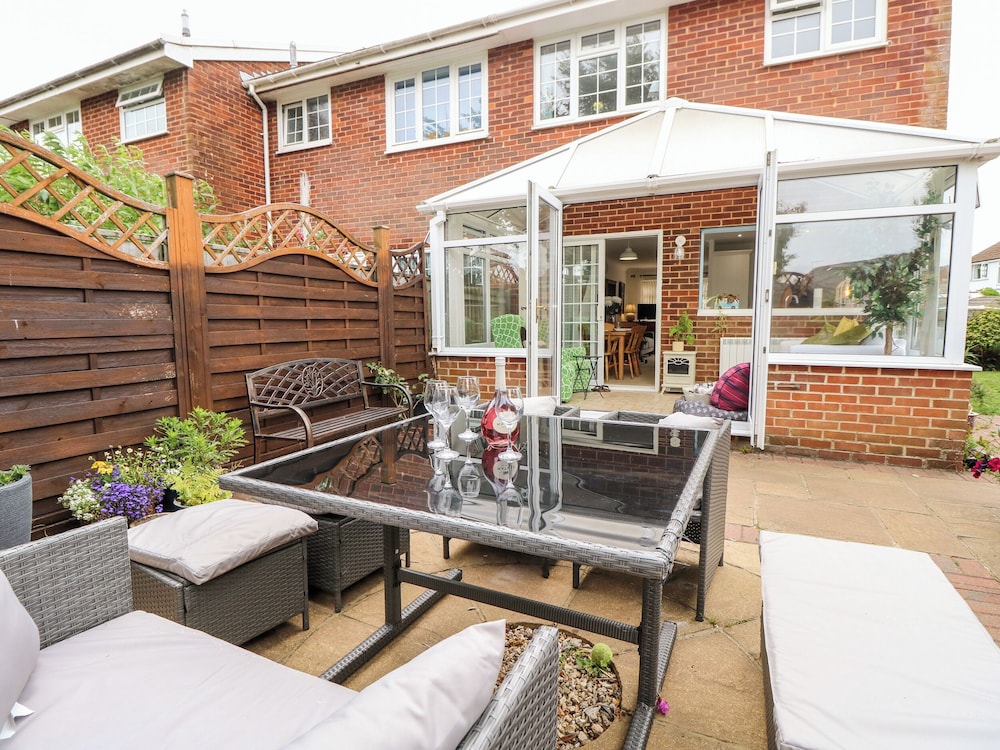1 Westwood Close