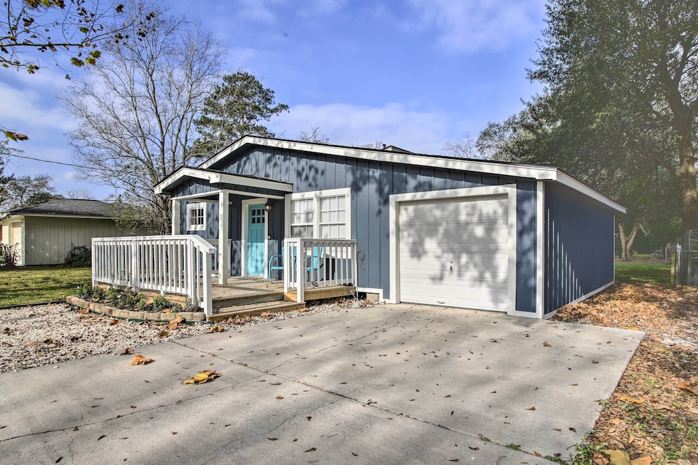 Pet-friendly Cottage, 3 Blocks to Main St! view 5