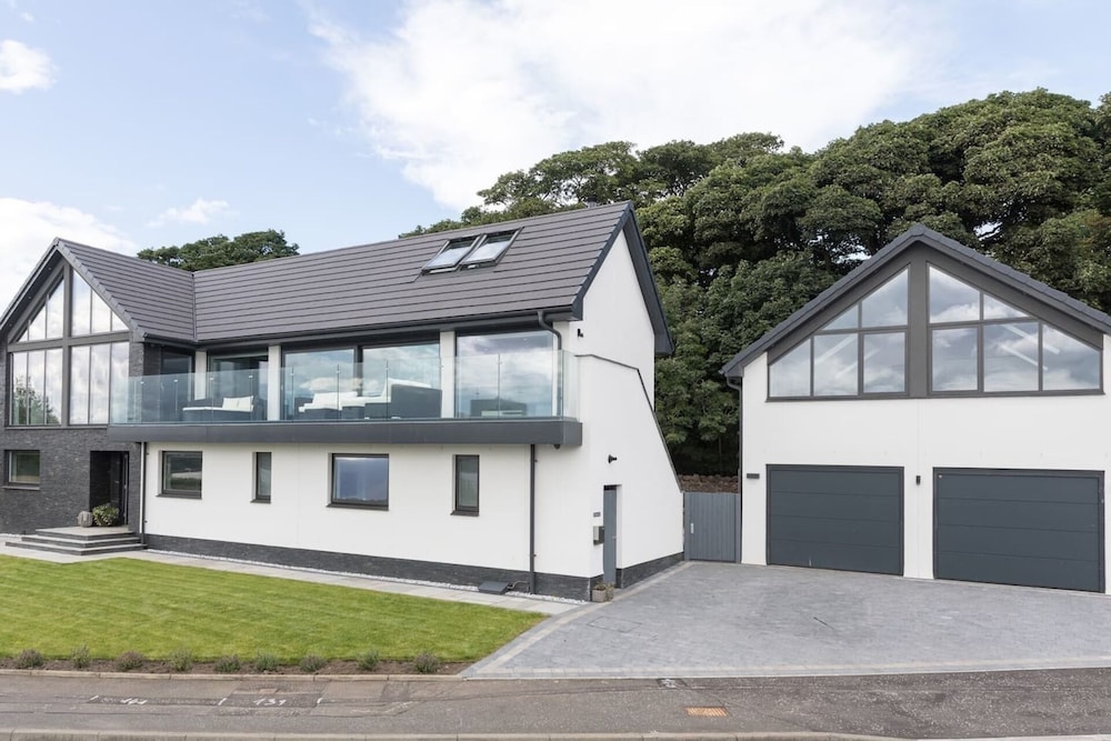 Dunfermline Vacations - The Wee Glasshouse - Stunning Views of Dalgety Bay - Property Image 1