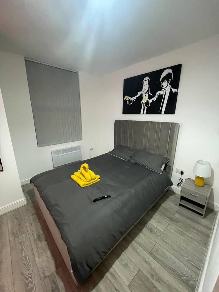 Apartment in Leeds Close to City Centre view 3