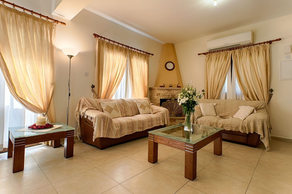 Villa Tsikkos Pende in Argaka