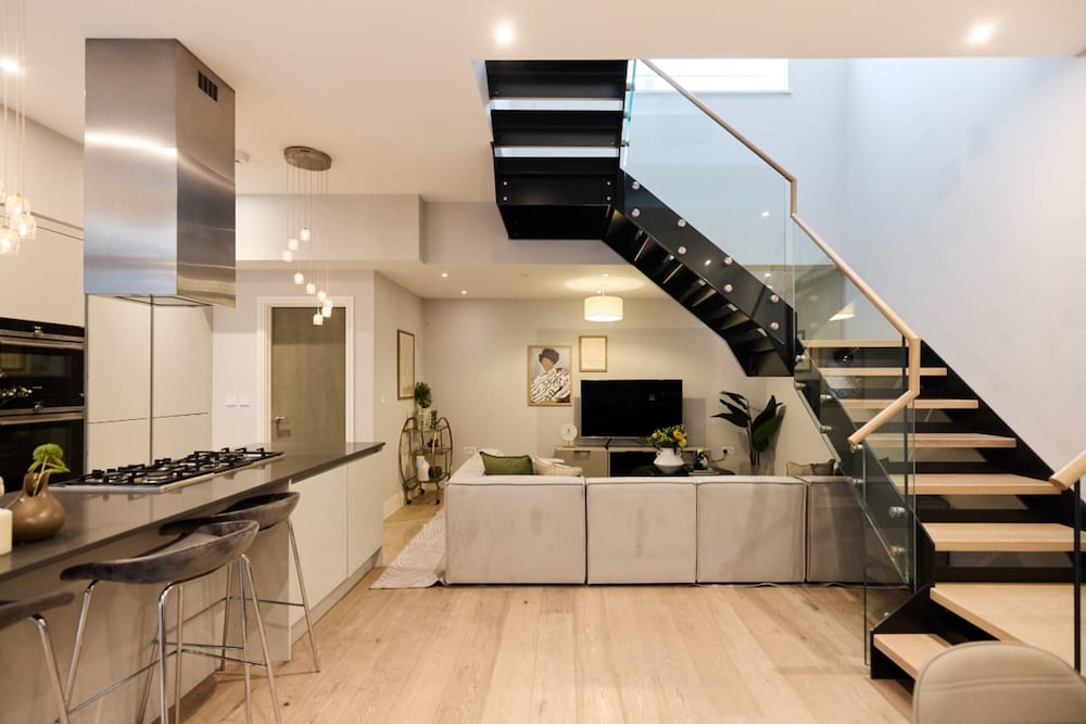 The Avery Hideout - Spacious 3bdr House With Rooftop Terrace