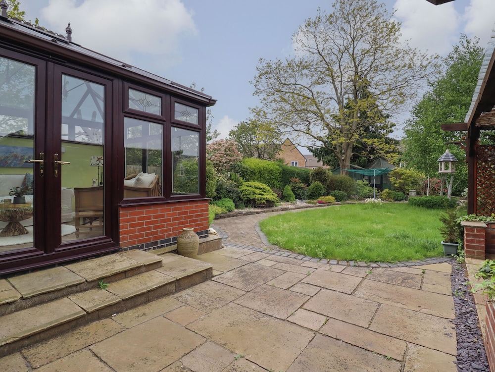 256 London Road