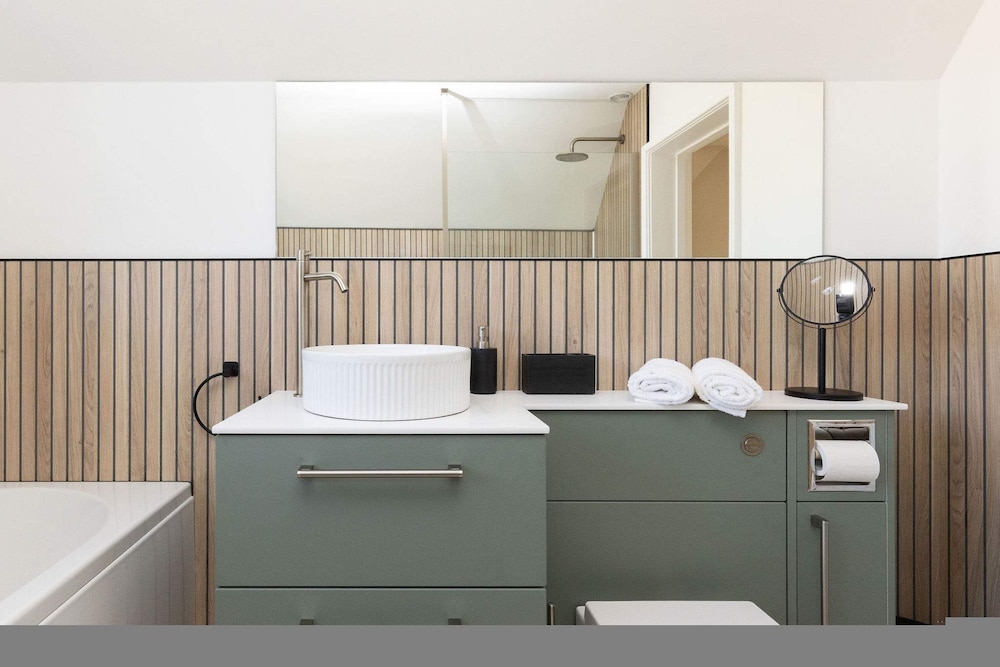 Coastal Comfort for 6 Felpham Beach