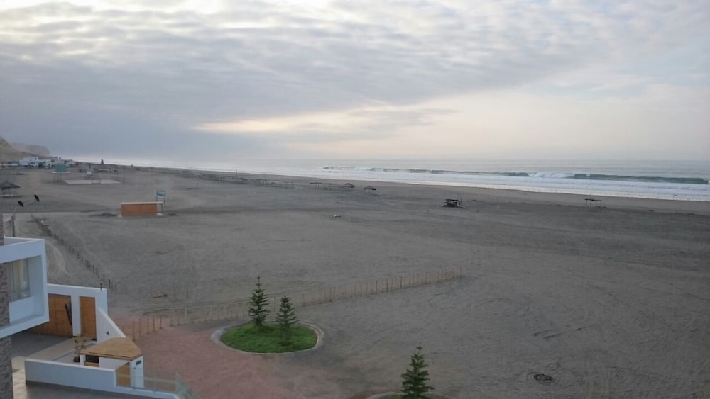 Camana Beach House