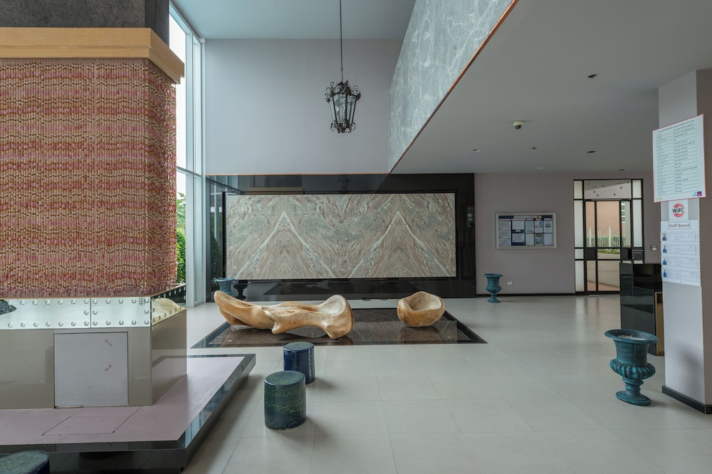 1702 - 2 Bdr Condo With Seaview Boathouse Hua Hin