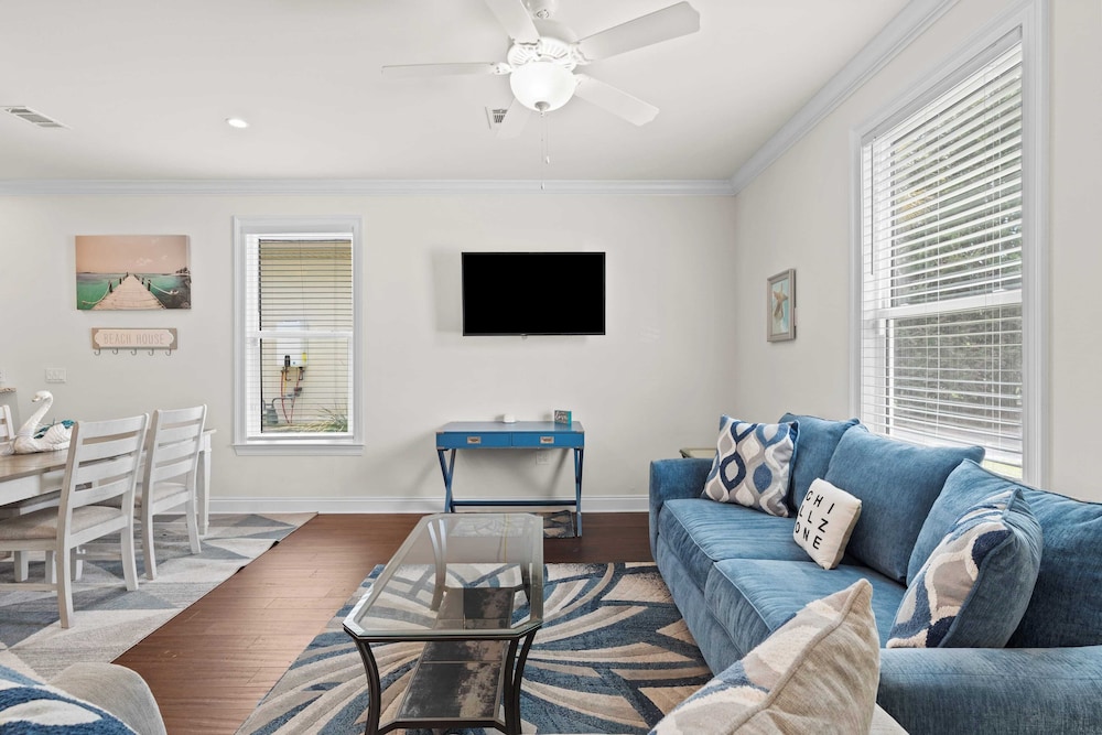 Family-friendly, Close to Beach & Game Room Windswept by Avantstay