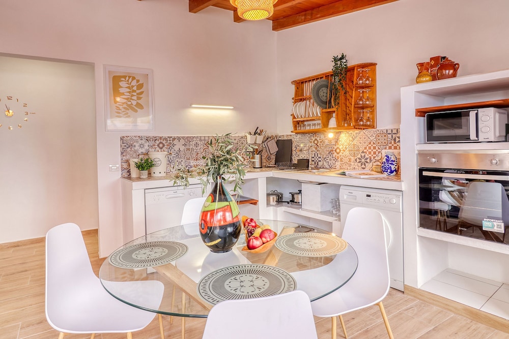 Cozy House w BBQ Teide Views Near City Center