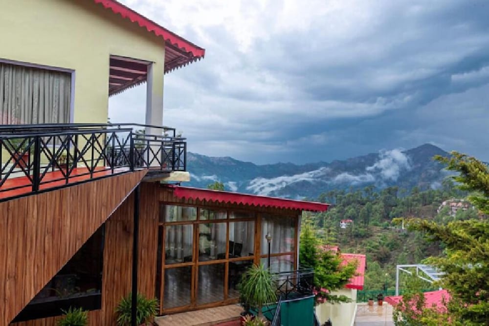 Maple Resort Chail