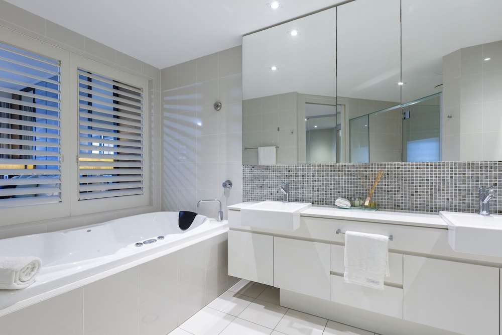 Luxury Apartments on Bells Boulevard