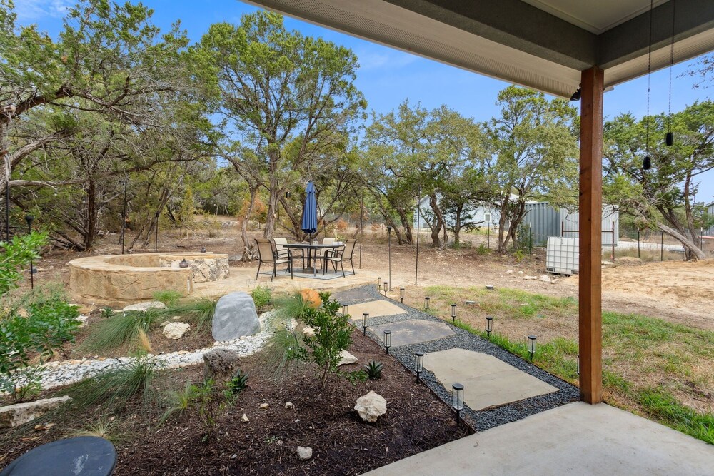 Tranquil Oasis Near Canyon Lake 3 Bedroom Home by RedAwning view 3