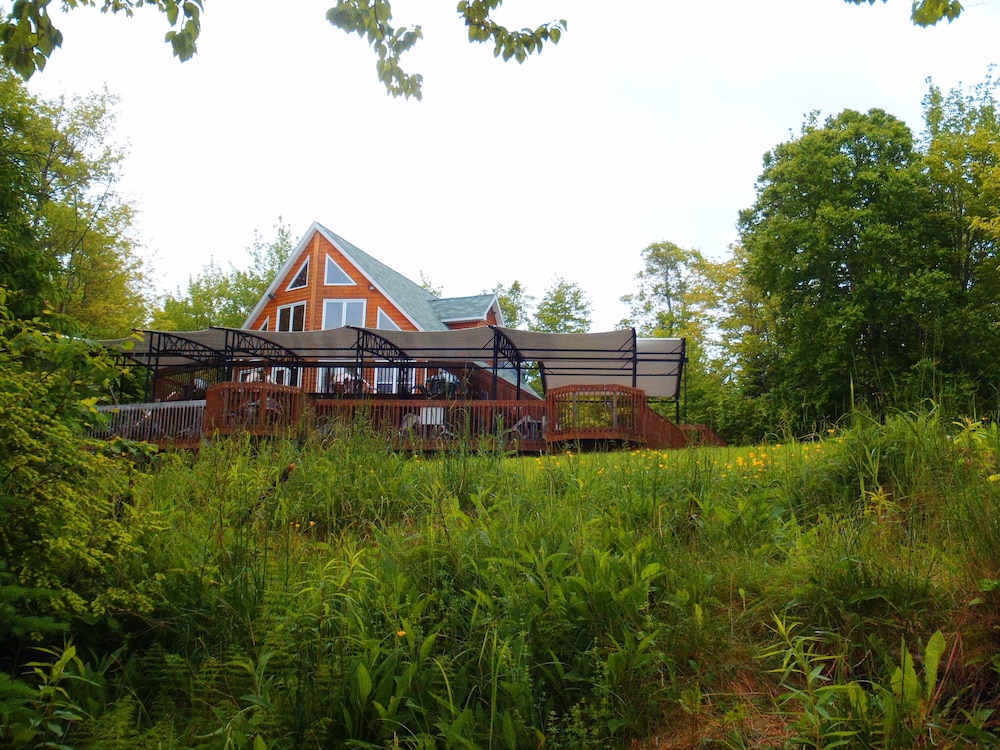 Tidal Bore Rafting Resort