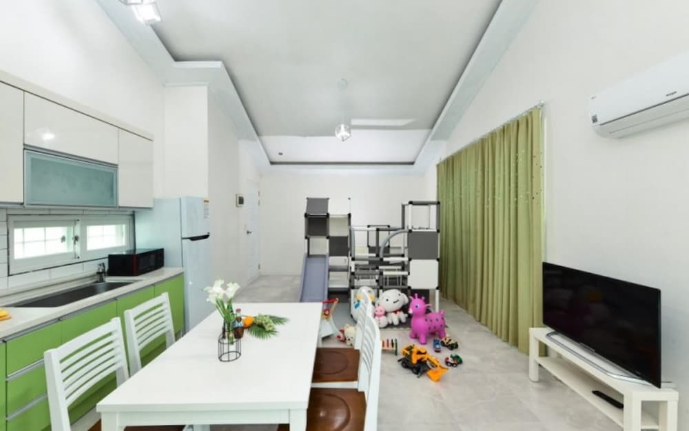 Gapyeong Shinbi Kids Pool Villa