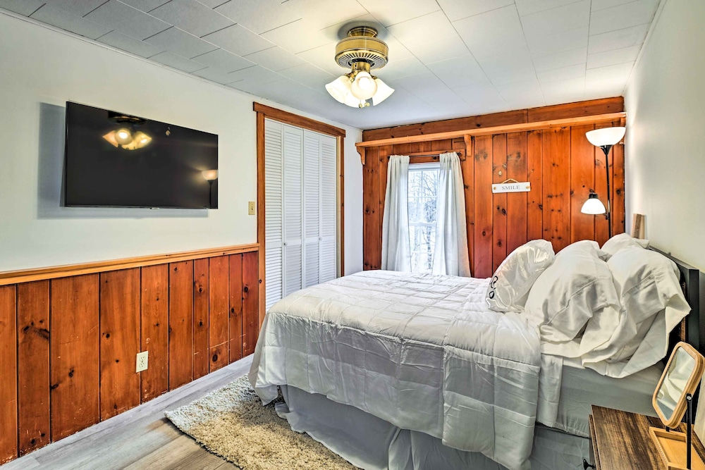 Cozy Lake Luzerne Getaway w/ Fire Pit! view 4