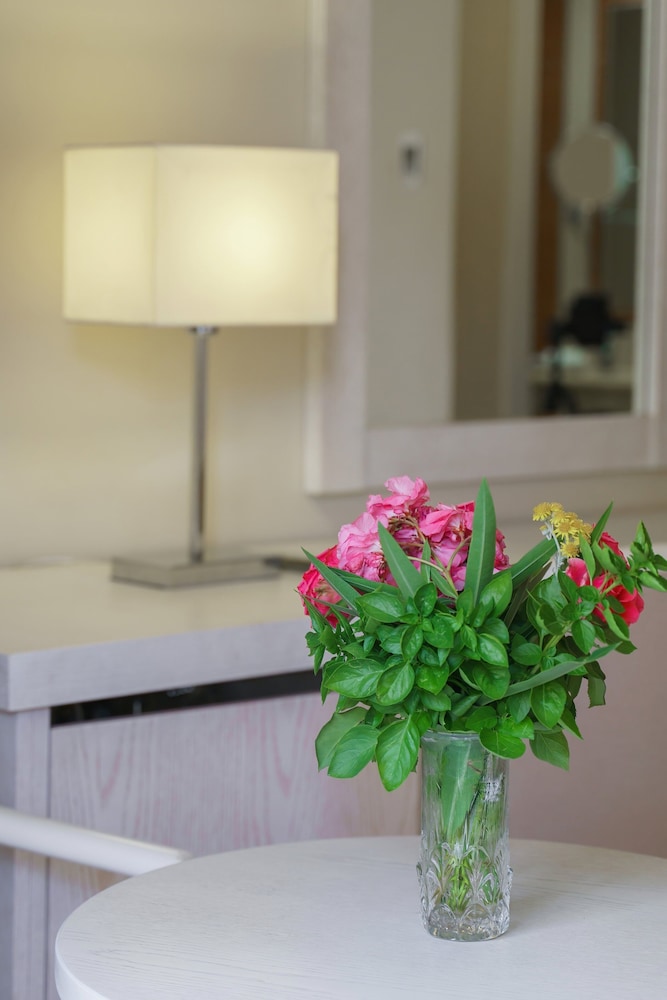 Pearl Beach Hotel