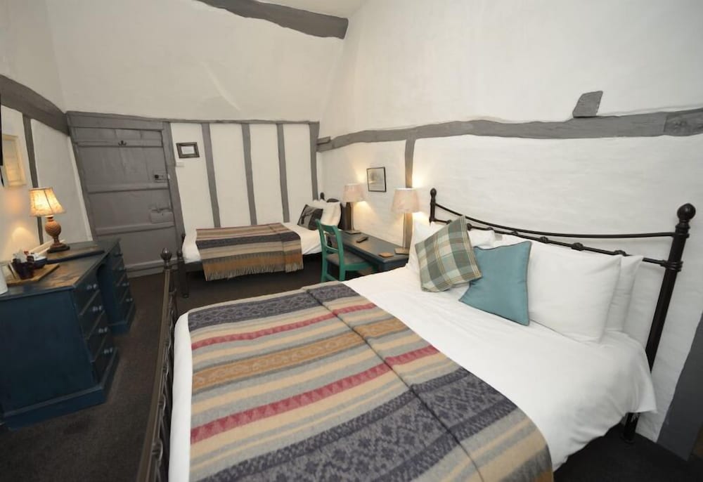 The White Lion Inn