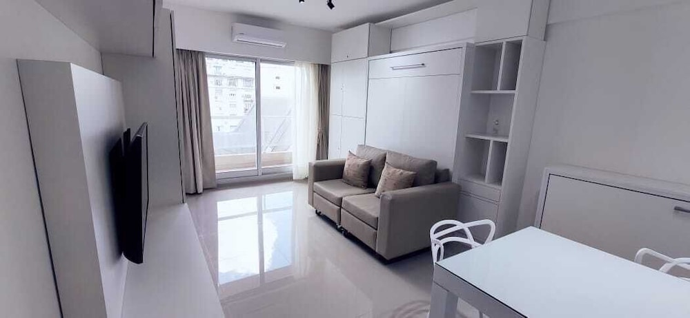 Ayres Suites Moreno