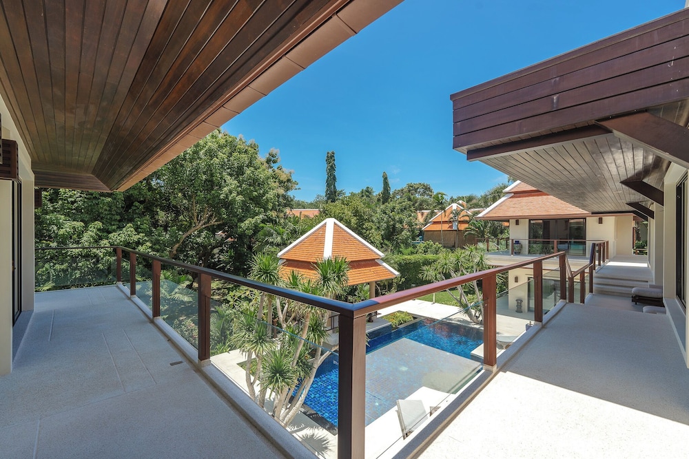 Naiharn 4br Private PoolVilla near Beach