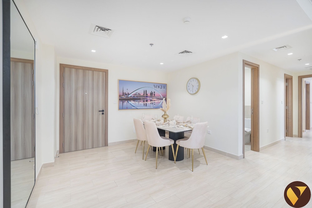 Elegant 2BR Canal View Near Dubai Mall