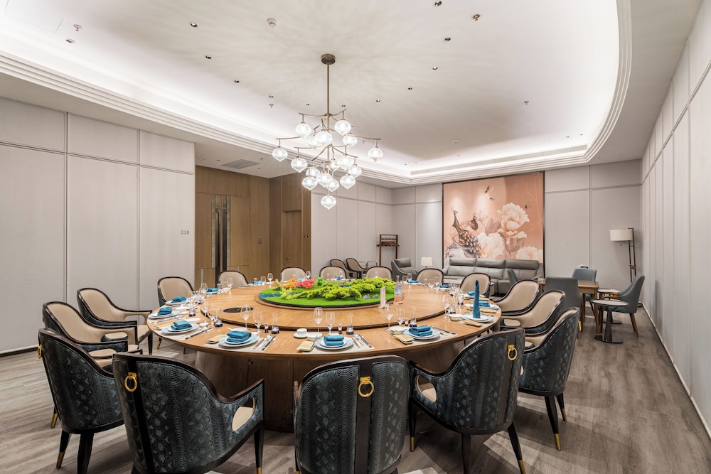 Grand Honor Hotel