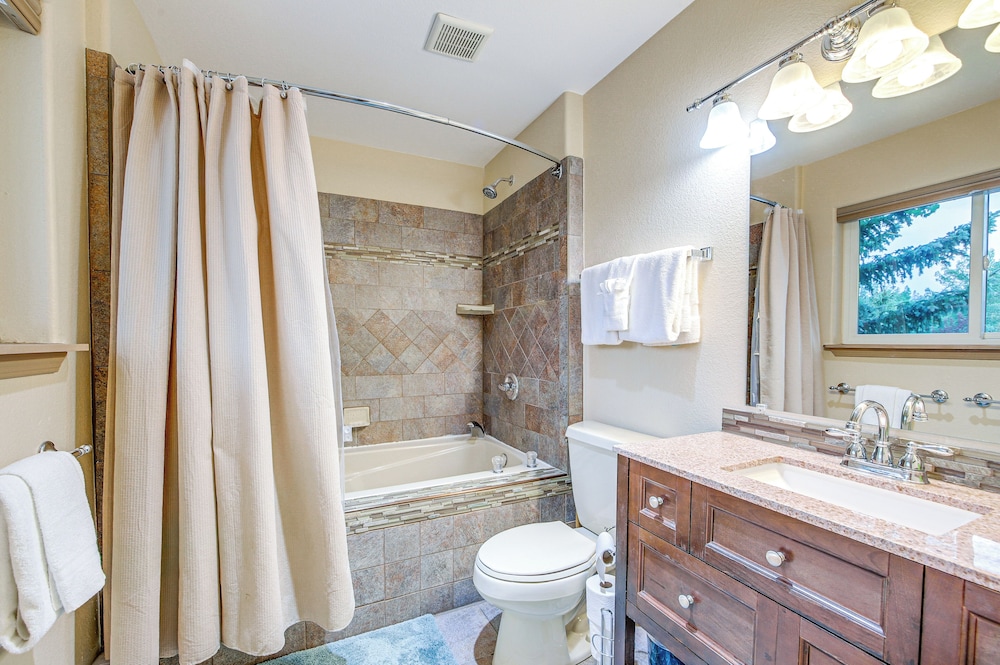 Walk to Ski Shuttle: Dtwn Frisco Gem w/ Fireplace!