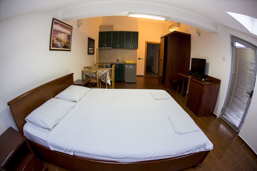 SMS Apartments