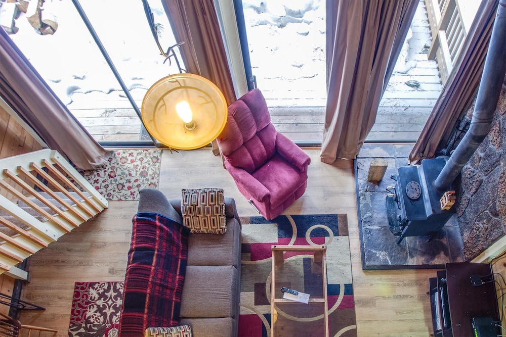 Cluster Cabin 12