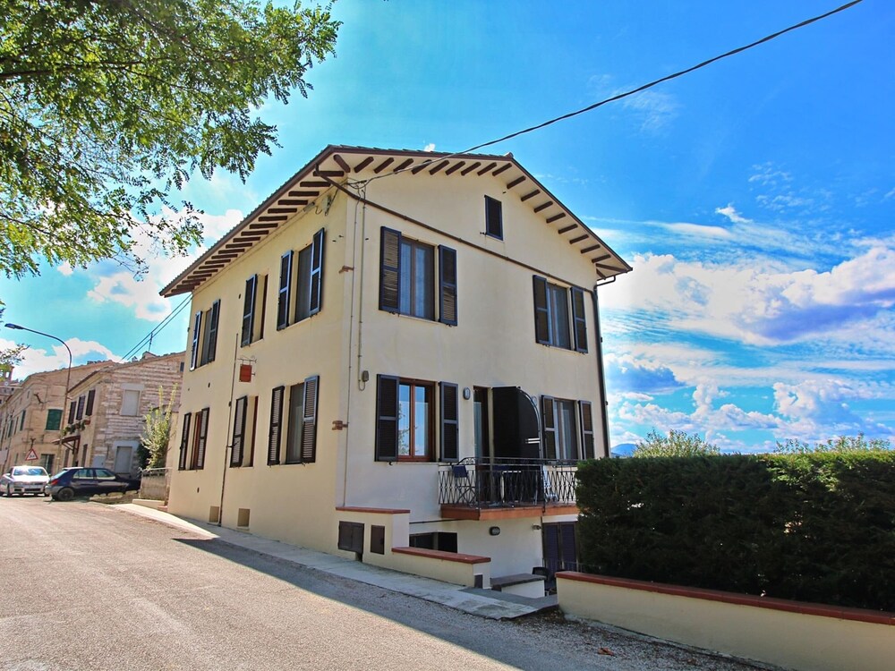Apartment in Piticchio With Pool and BBQ view 3