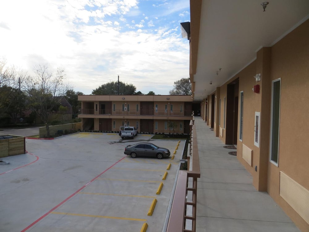 Crystal Inn - Sugar Land