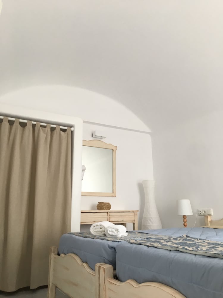 Aspasia Luxury Apartments photo 4