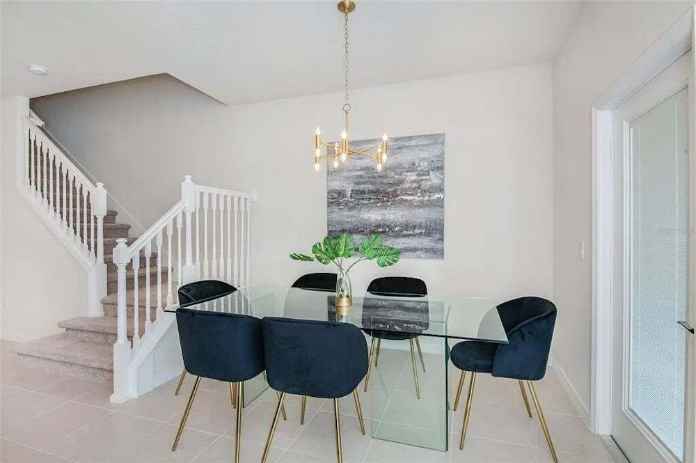 Elegant 5-bedroom Villa w Private Pool Near Disney