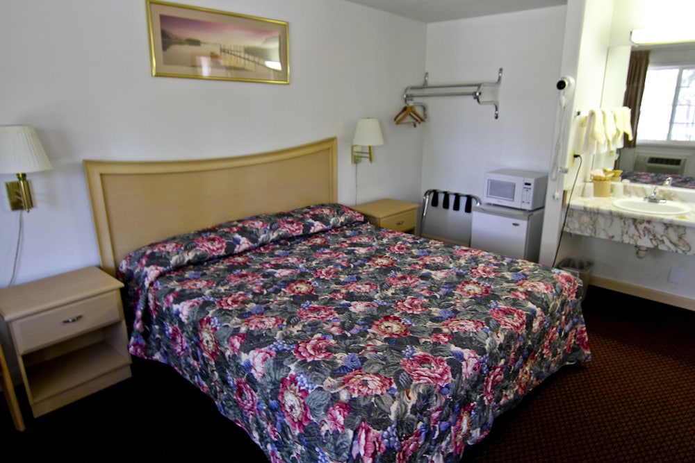 Lake Tahoe Vacations - National 9 Inn - Property Image 15