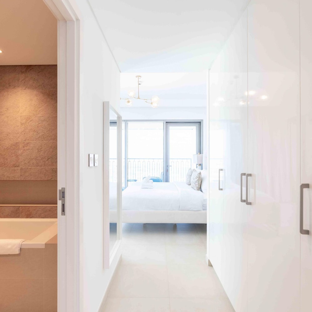 Regal 3BR Maid w Burj Khalifa View Balcony
