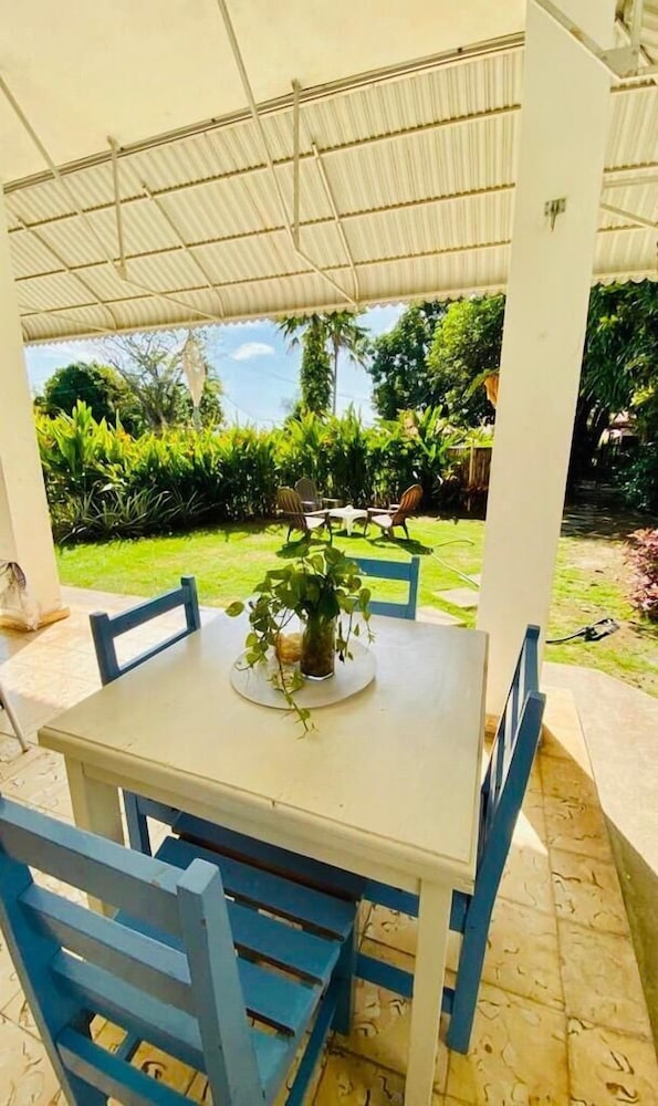 La Perla de Farallon Bed and Breakfast
