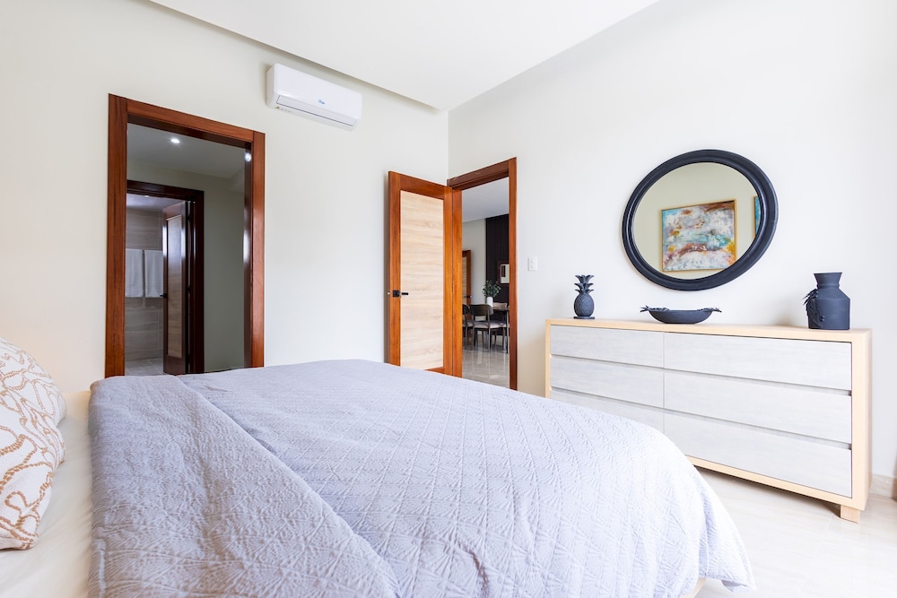 2BR Oasis in Eden Tropical - BBQ Pool Near Beach
