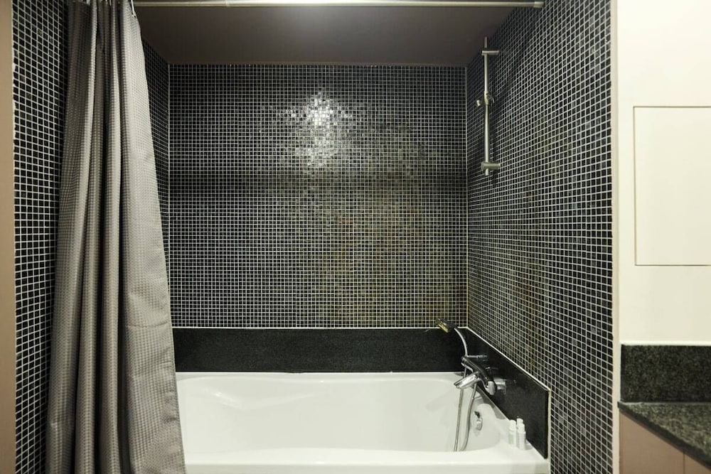 The Vauxhall Hideout - Comfy 2bdr Flat With Balcony