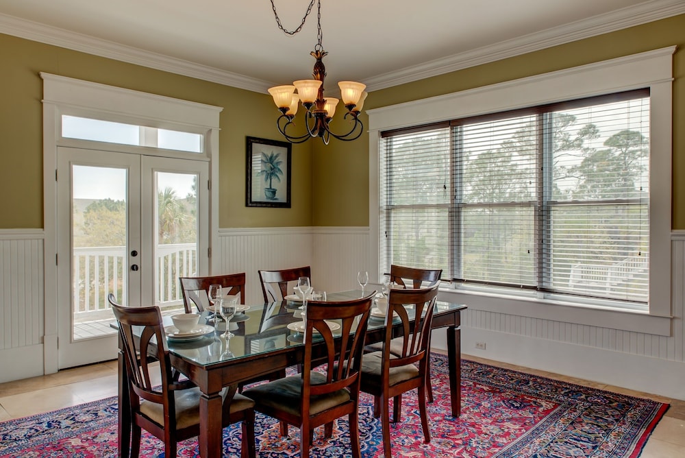 Purple Parrot - You Will Be Amazed At The Panoramic Island Views From The Third Floor Crows Nest! 4 Bedroom Home by RedAwning