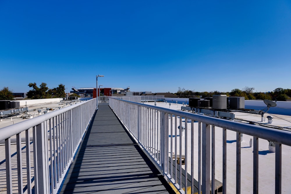 Tuscaloosa Condo: Steps to Bryant-denny Stadium! view 3