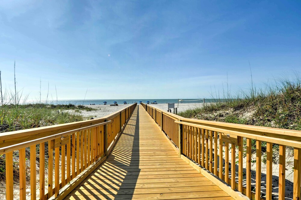 Pool Access: Beachfront Hilton Head Resort Condo