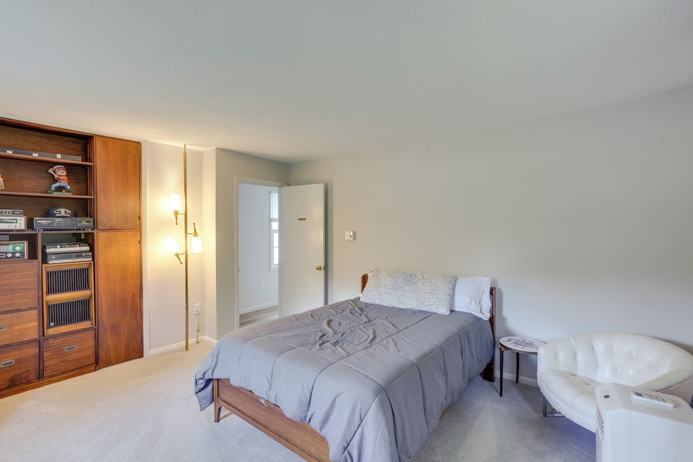 Skiing & Hiking: Water-view Home in the Berkshires view 3